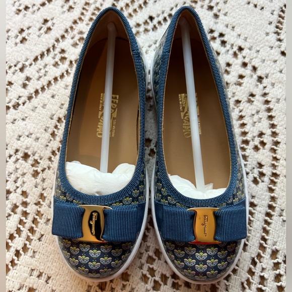 Salvatore Ferragamo “Ruffina Min” Children Shoes - Picture 2 of 15